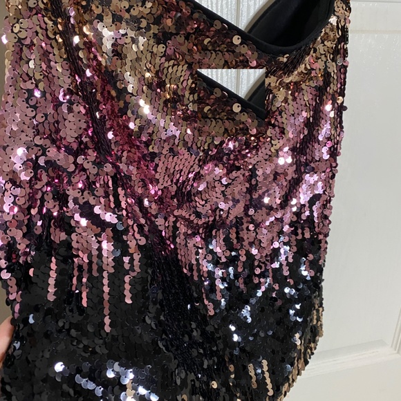 Brand New Forever 21 Sequins Mini Skirt in Size S - Picture 2 of 7